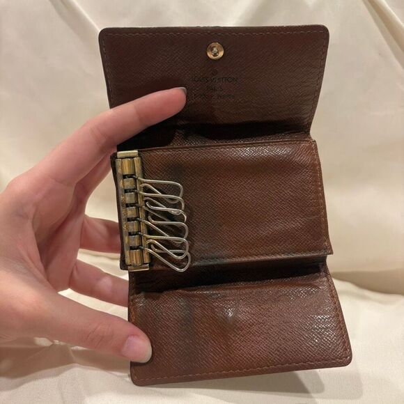 Vintage Louis Vuitton Classic Monogram 6 Key Holder Case EUC - Picture 11 of 11